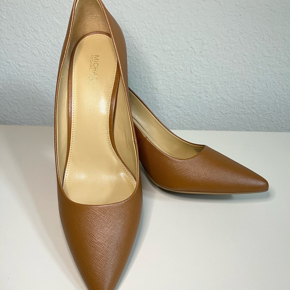 MICHAEL MICHAEL KORS
Dorothy Flex Leather Pump
